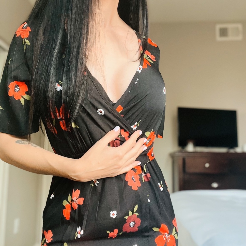 Silky mid length dress with side slits. Purchased from asos, worn once. Size 6